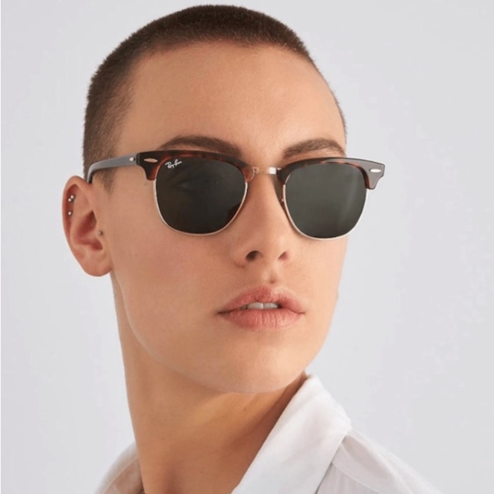 SOLD - Ray-Ban Authentic Clubmaster Tortoise Frame Sunglasses - GUC. - Picture 16 of 16